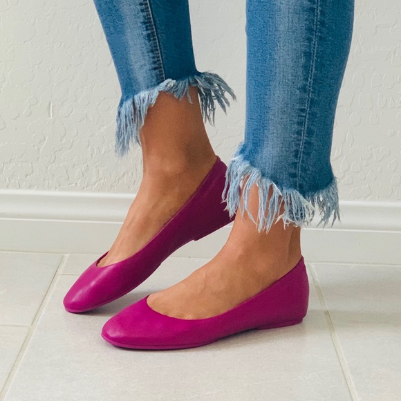NIB Magenta Butter Soft Leather Ballet Flats - Picture 2 of 7